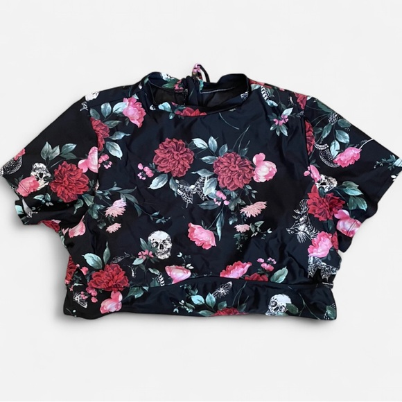 Torrid Skull Floral Garden Rash Guard Swim Bathing Suit Short Sleeve Top - Picture 8 of 8